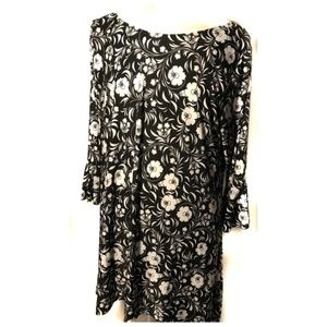 Plus Size Black White Flower Tunic Bell Sleeves